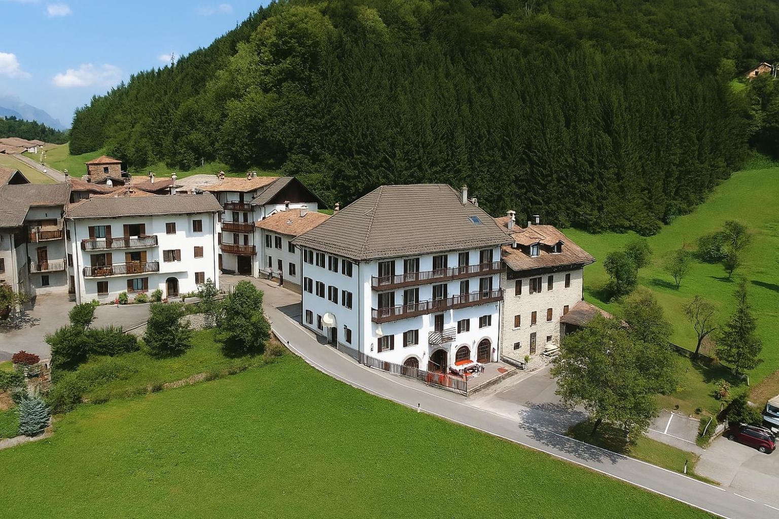 Albergo Locanda Corona Ballino Luaran gambar